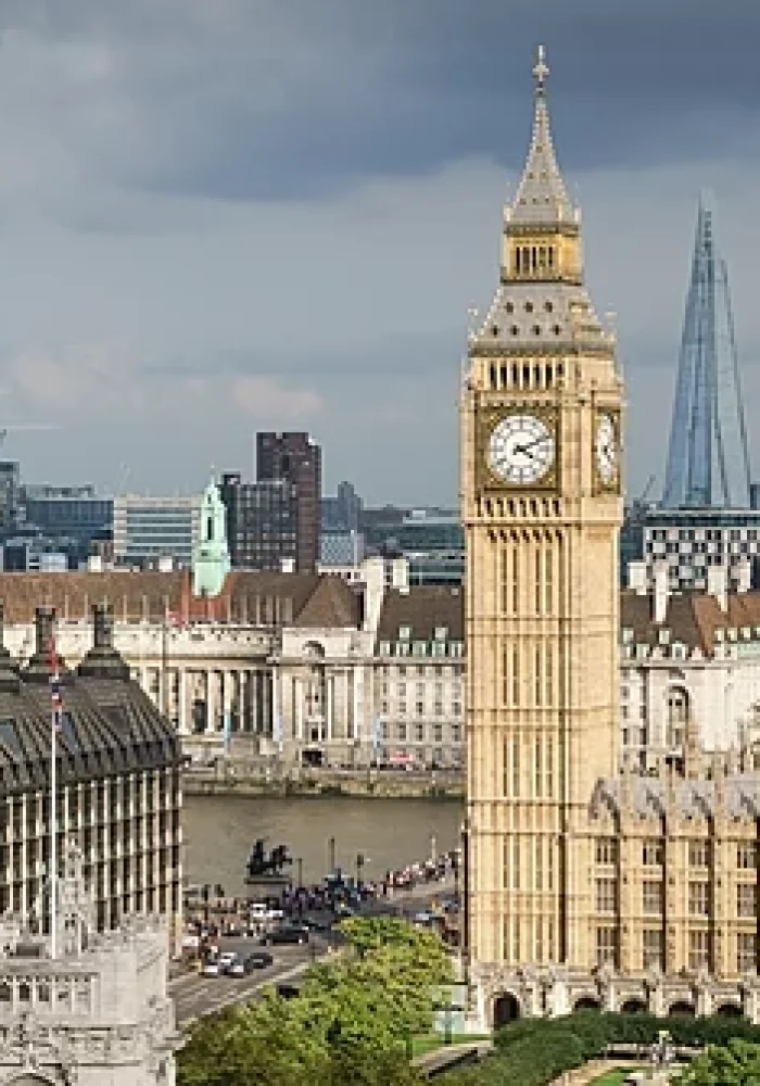 Palace_of_Westminster_from_the_dome_on_Methodist_Central_Hall_(cropped).jpg